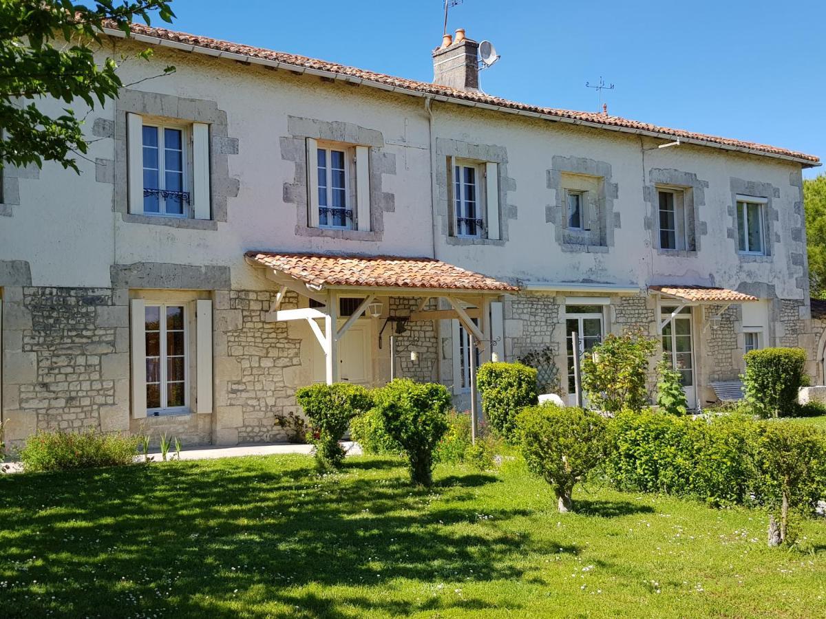 Domaine De Pelouaille - Chambre D'Hotes Saint-Jean-dʼAngély Exteriér fotografie